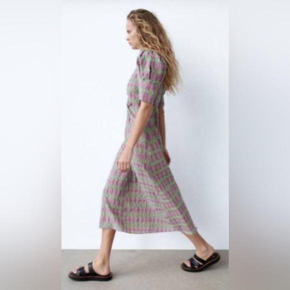 Zara Purple Plaid Puff Sleeve Midi Green/Pink Ruched Front Sz L - Picture 3 of 6